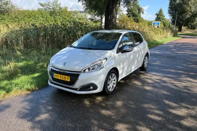 Peugeot 208 (2016) thumbnail 1