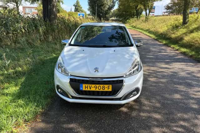 Peugeot 208 (2016) thumbnail 2
