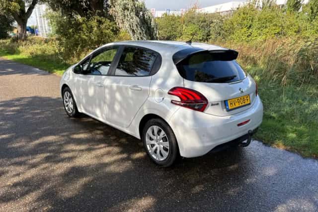 Peugeot 208 (2016) thumbnail 4