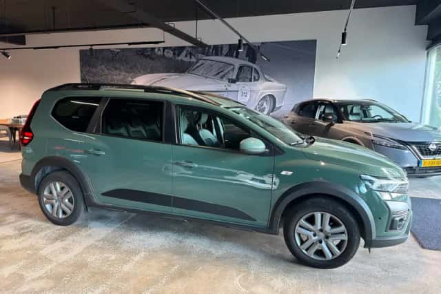 Dacia Jogger (2023) thumbnail 3