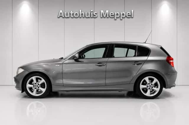 BMW 1-Serie (2010) thumbnail 6