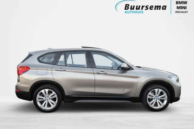 BMW X1 (2016) thumbnail 6