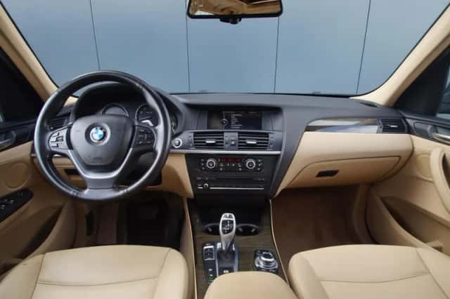 BMW X3 (2011) thumbnail 2
