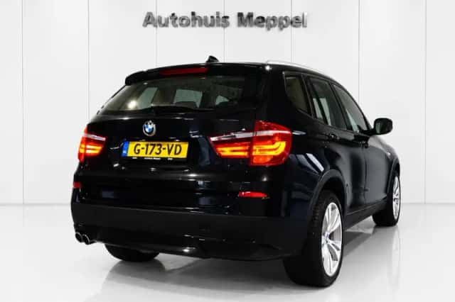 BMW X3 (2011) thumbnail 3
