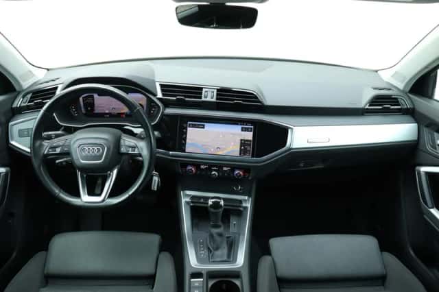 Audi Q3 (2019) thumbnail 2