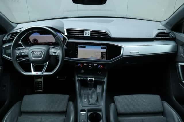 Audi Q3 (2019) thumbnail 2