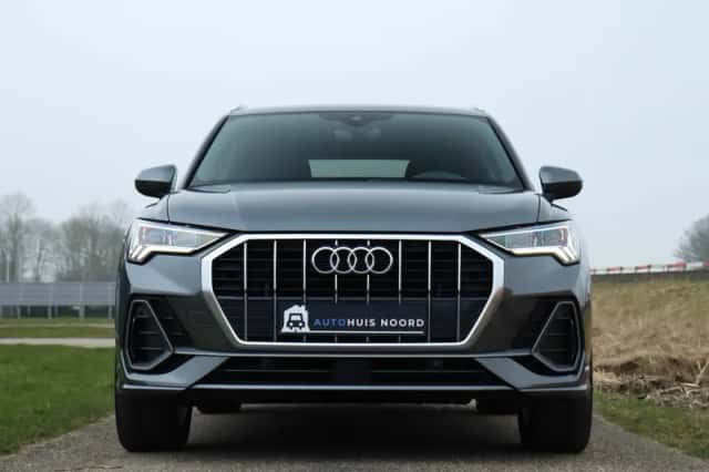 Audi Q3 (2019) thumbnail 4