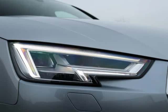Audi A4 (2017) thumbnail 5