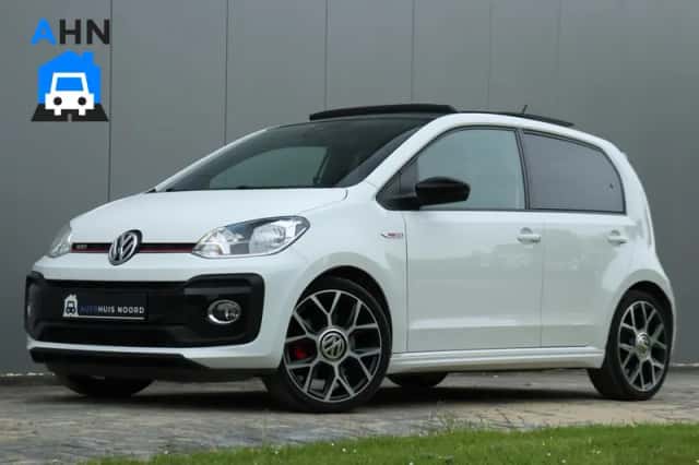 Volkswagen Up! (2018) thumbnail 1