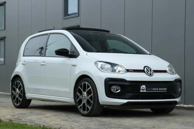 Volkswagen Up! (2018) thumbnail 3