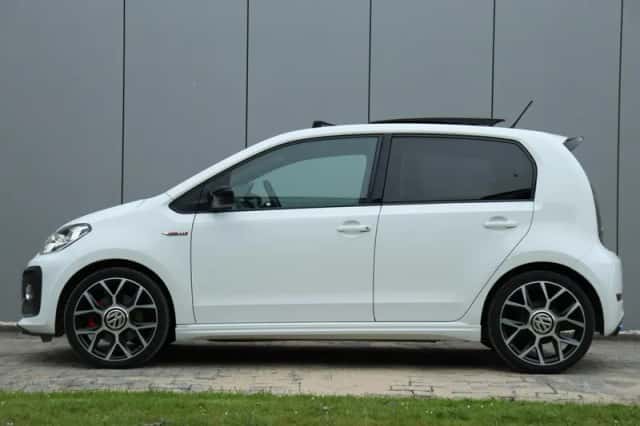 Volkswagen Up! (2018) thumbnail 6