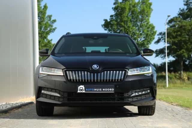 Škoda Superb (2020) thumbnail 4