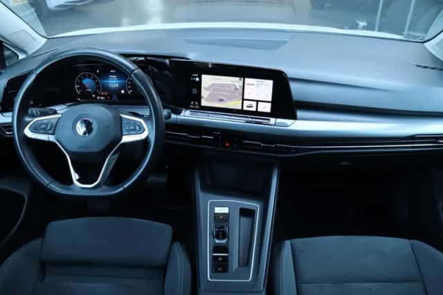 Volkswagen Golf (2020) thumbnail 2