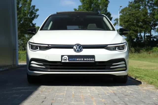 Volkswagen Golf (2020) thumbnail 4
