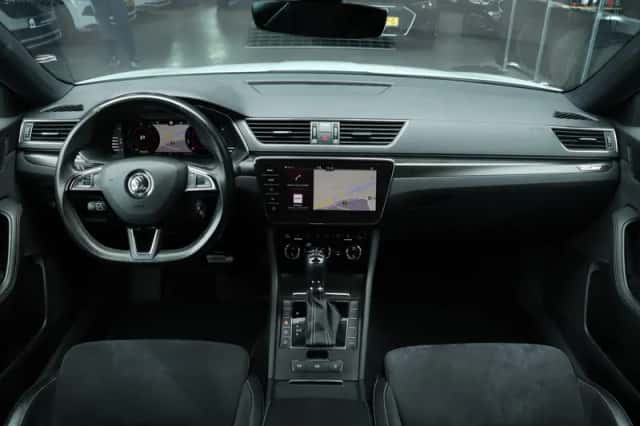 Škoda Superb (2020) thumbnail 2