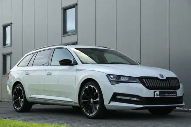 Škoda Superb (2020) thumbnail 3