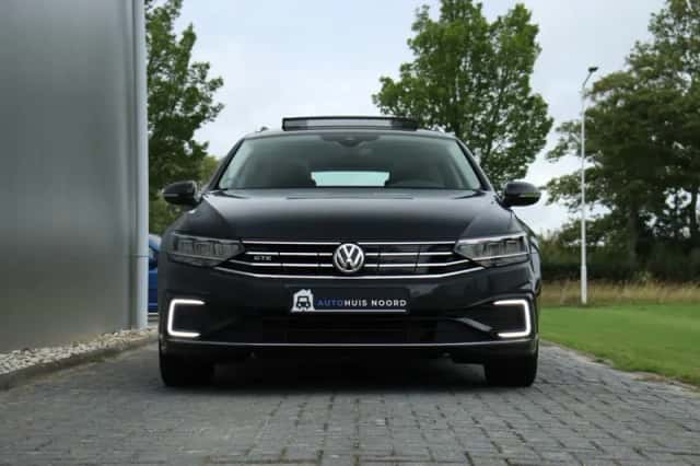 Volkswagen Passat (2020) thumbnail 4