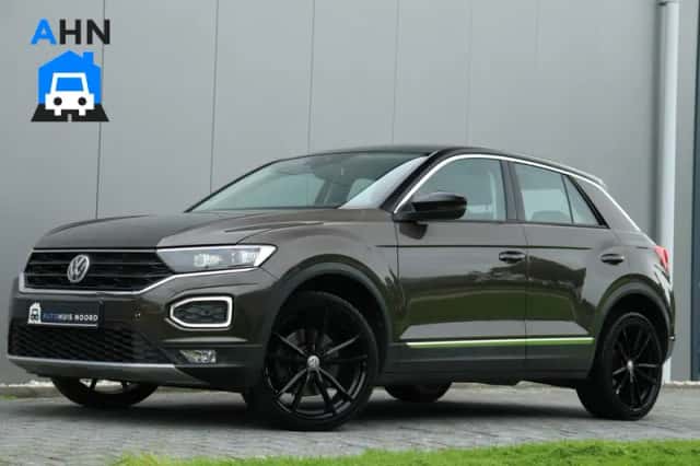 Volkswagen T-Roc (2018) thumbnail 1
