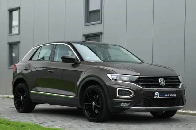 Volkswagen T-Roc (2018) thumbnail 3