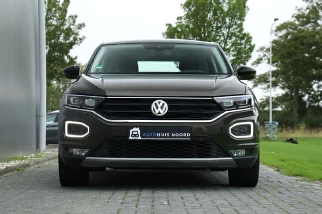 Volkswagen T-Roc (2018) thumbnail 4