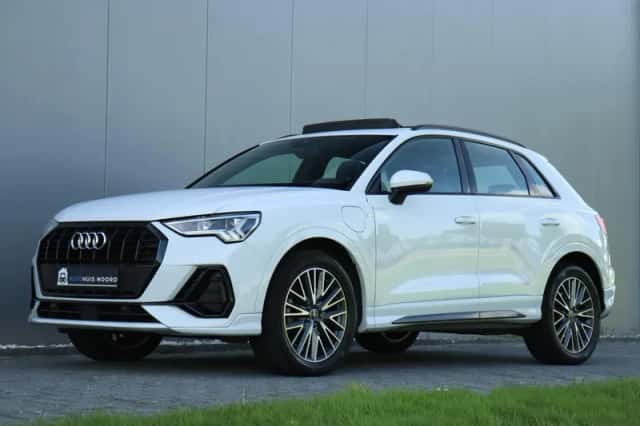 Audi Q3 (2021) thumbnail 5