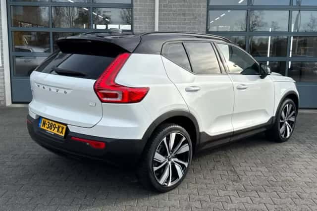 Volvo XC40 (2021) thumbnail 6