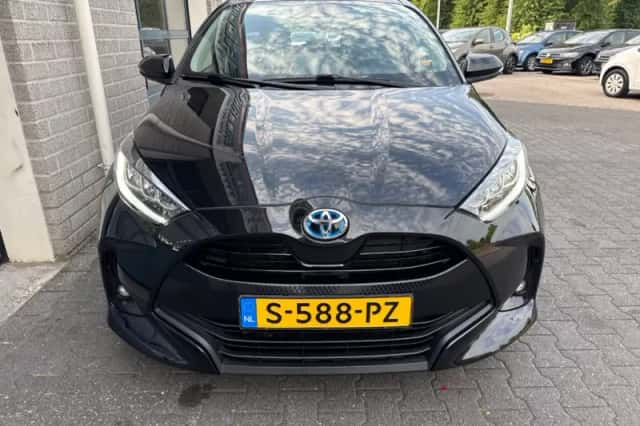 Toyota Yaris (2023) thumbnail 5