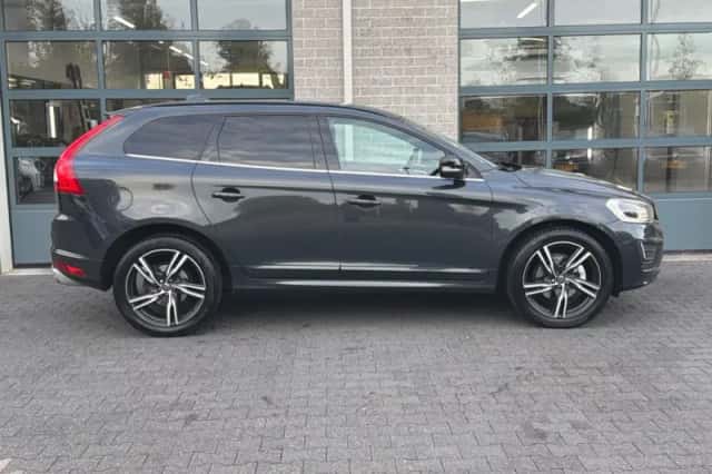 Volvo XC60 (2016) thumbnail 4