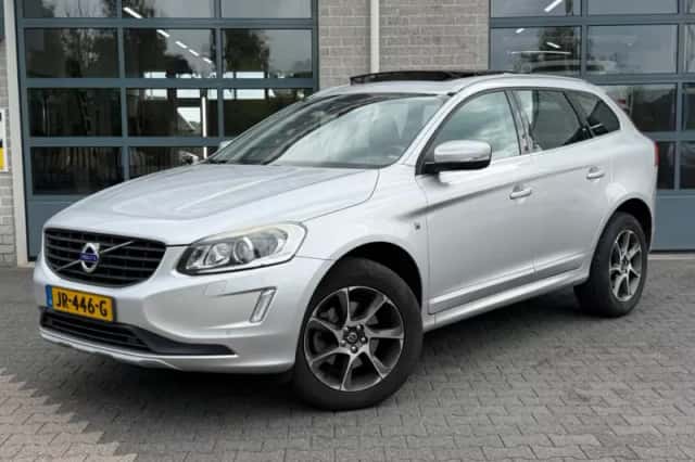 Volvo XC60 (2016) thumbnail 1