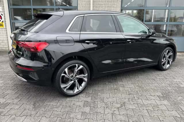 Audi A3 (2021) thumbnail 3