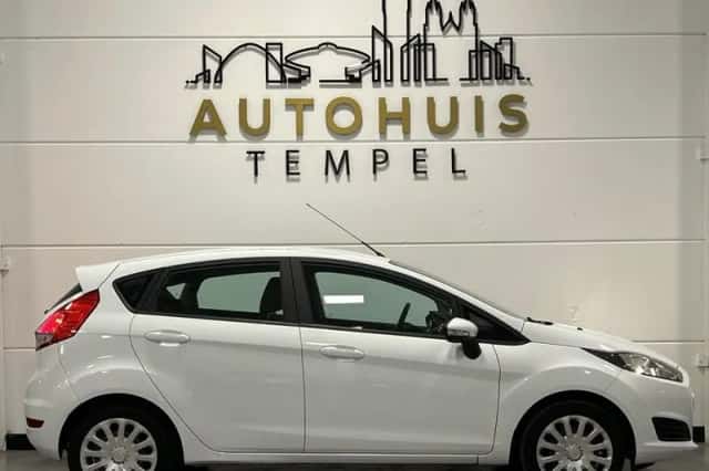 Ford Fiesta (2014) thumbnail 3