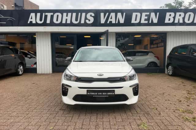 Kia Rio (2019) thumbnail 5