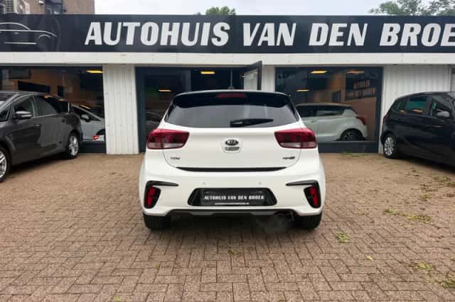 Kia Rio (2019) thumbnail 6