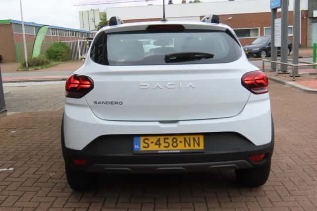 Dacia Sandero Stepway (2023) thumbnail 4
