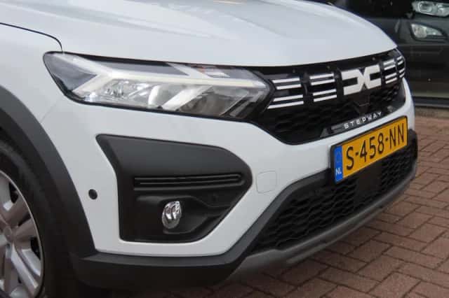 Dacia Sandero Stepway (2023) thumbnail 5