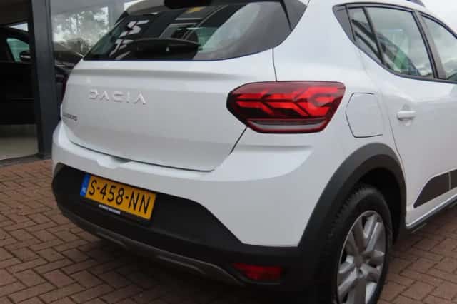 Dacia Sandero Stepway (2023) thumbnail 6