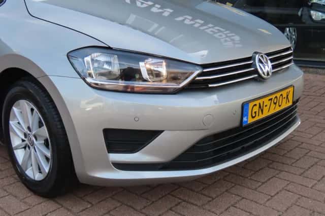 Volkswagen Golf Sportsvan (2015) thumbnail 5