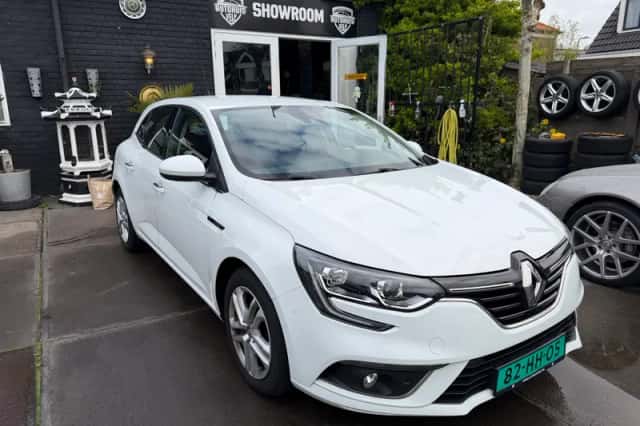 Renault Mégane (2018) thumbnail 3