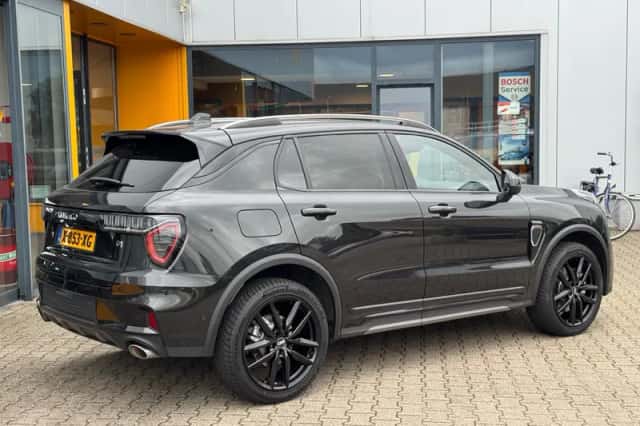 Lynk & Co 01 (2024) thumbnail 3