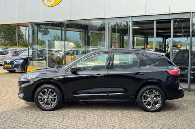 Ford Kuga (2022) thumbnail 2