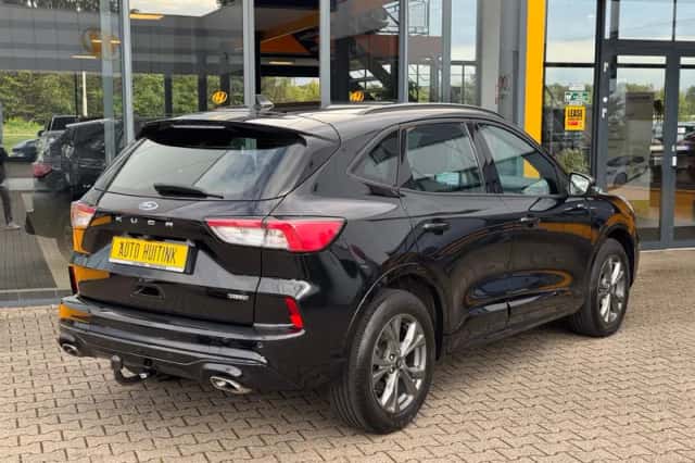Ford Kuga (2022) thumbnail 4