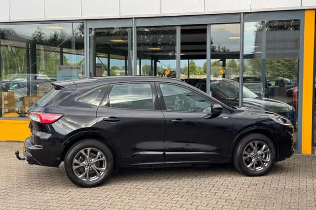 Ford Kuga (2022) thumbnail 5