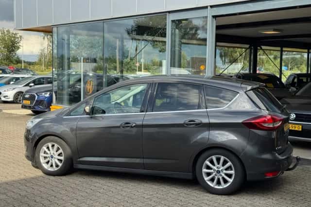 Ford C-Max (2017) thumbnail 2