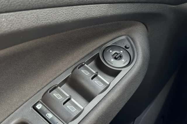 Ford C-Max (2017) thumbnail 6