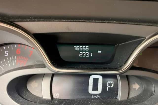 Renault Captur (2019) thumbnail 3