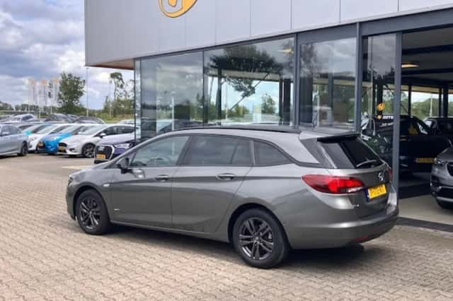 Opel Astra (2022) thumbnail 2