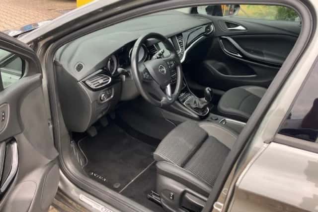 Opel Astra (2022) thumbnail 3