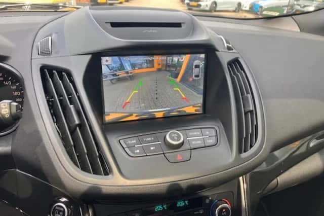 Ford Kuga (2019) thumbnail 4