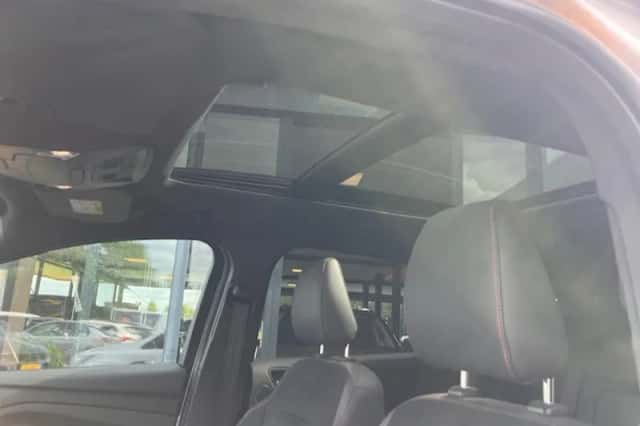 Ford Kuga (2019) thumbnail 6