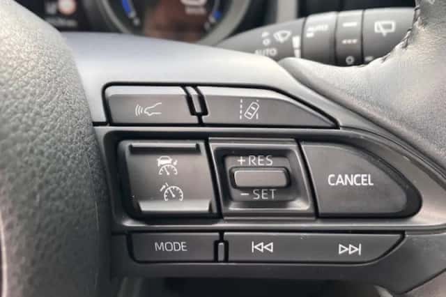 Toyota Yaris (2022) thumbnail 6